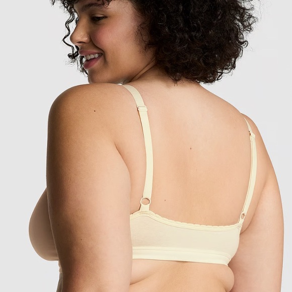 🔥VS Pink powder puff soft unlined bralette w pom poms & snowflakes sz XL NWT - Picture 3 of 8